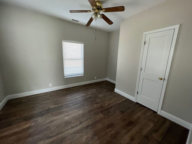 Building Photo - NEWLY RENOVATED HOME