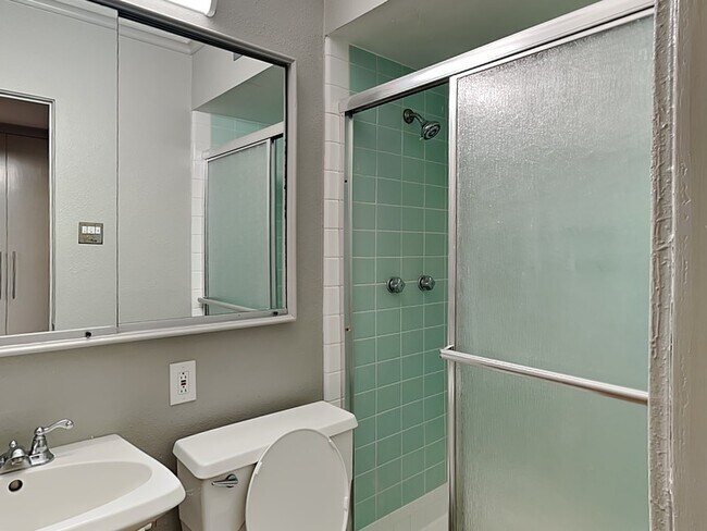 Building Photo - 4500 Westridge Ave