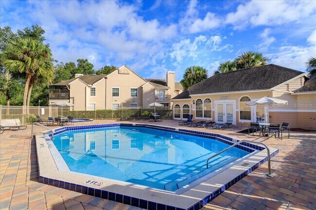Building Photo - 620 Glenwood Ct