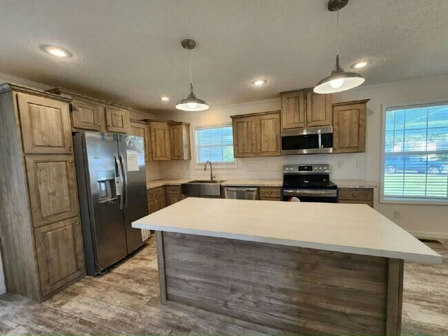 Building Photo - 214 Gazelle Dr