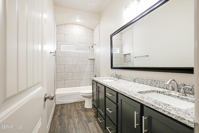 Building Photo - 13652 Glen Vista Ln