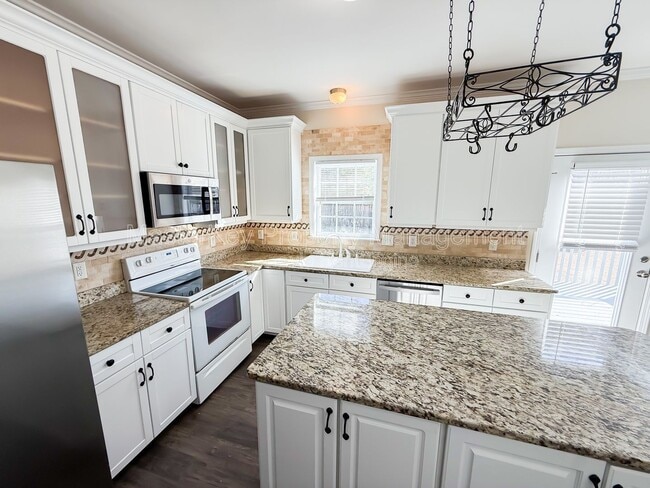 Building Photo - 2916 Hayward Ct