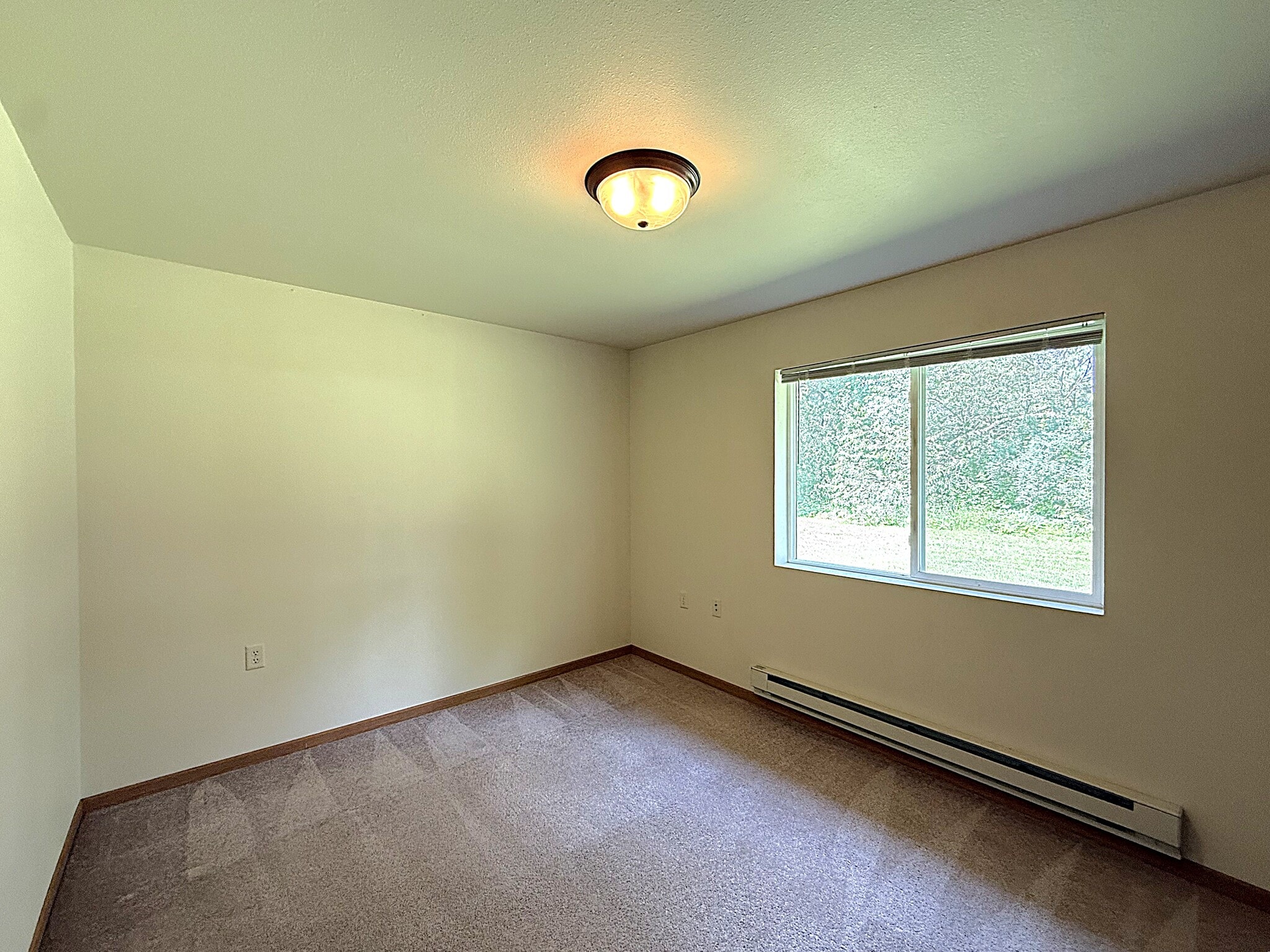 Building Photo - 5856 Delikowski St