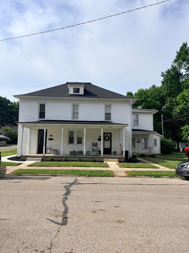 Building Photo - 203 E Reynolds St