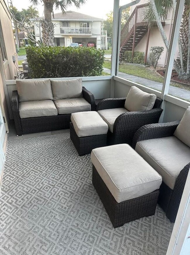 Building Photo - 2 Bedroom Condo with One Car Garage