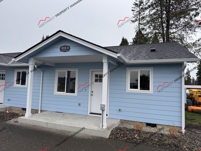 Building Photo - 1818 Brenda Ln