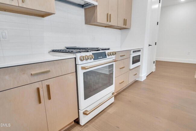 Building Photo - 29 Enterprise St