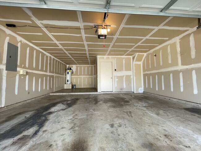 Building Photo - Keller ISD-5 BED, 4 BATH-AMAZING PRICE!