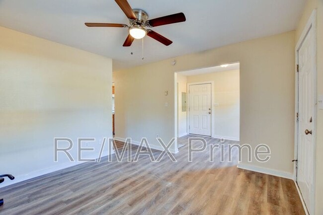 Building Photo - 409 Hunter St