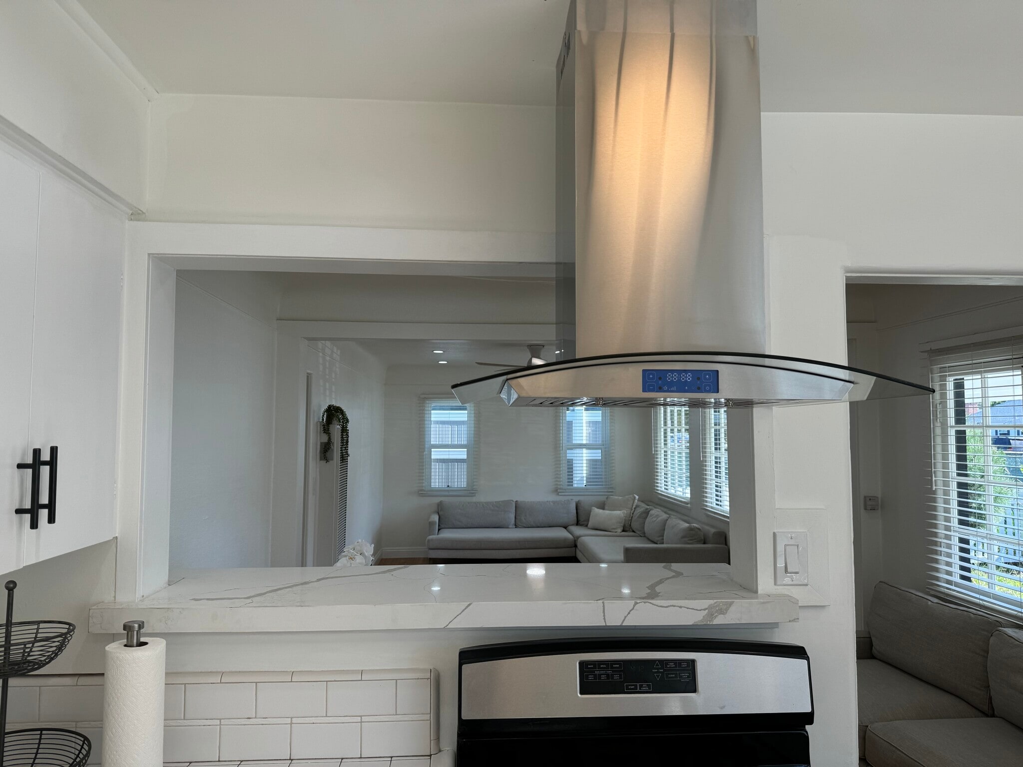 Building Photo - 2754 S Barrington Ave