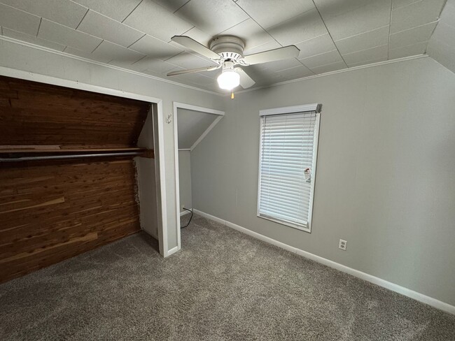 Building Photo - Charming 3-Bedroom Home with Outdoor Space