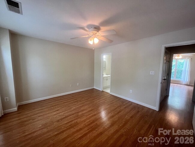 Building Photo - 819 Northeast Dr