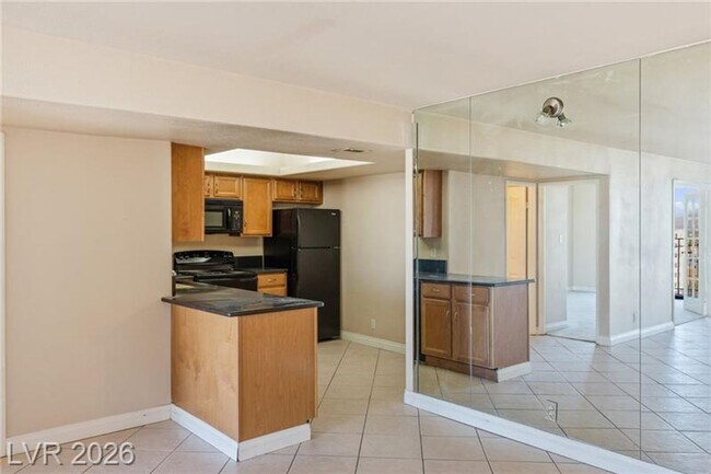 Building Photo - 3930 University Center Dr