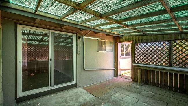 Building Photo - 202 Arguello Ave