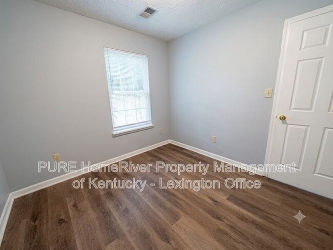Building Photo - 1034 Marshall Park Dr