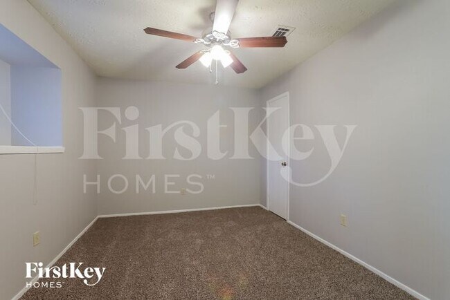 Building Photo - 6114 Knotty Post Ln