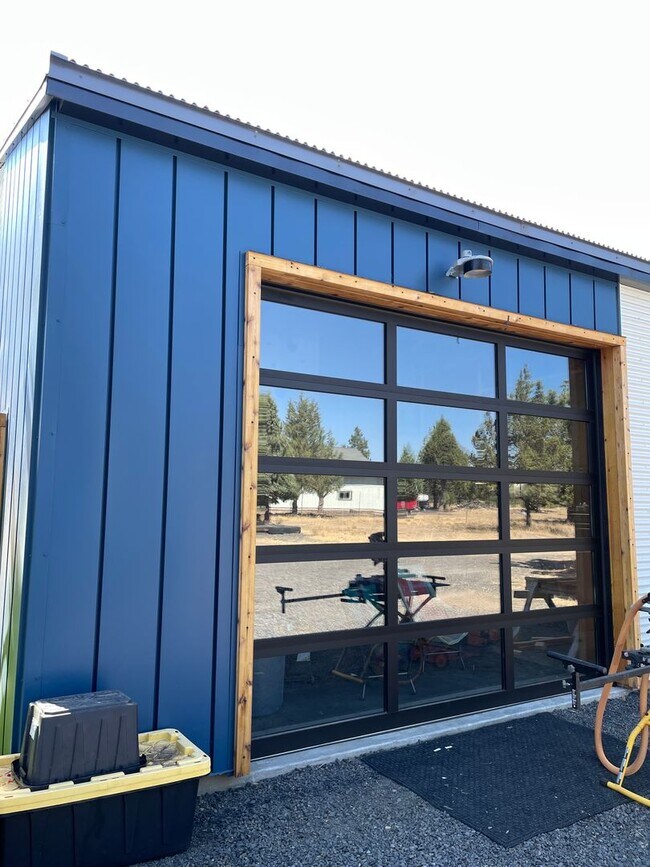 Building Photo - Cozy updated home in Crooked River Ranch o...