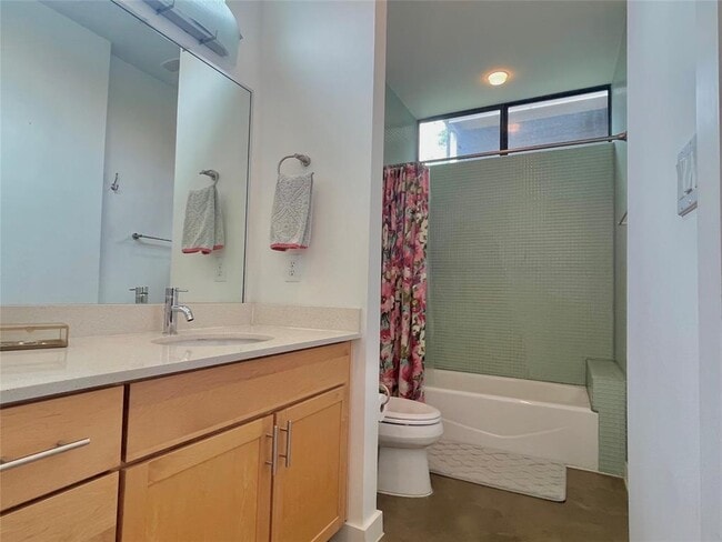 Building Photo - 3700 Garden Villa Ln