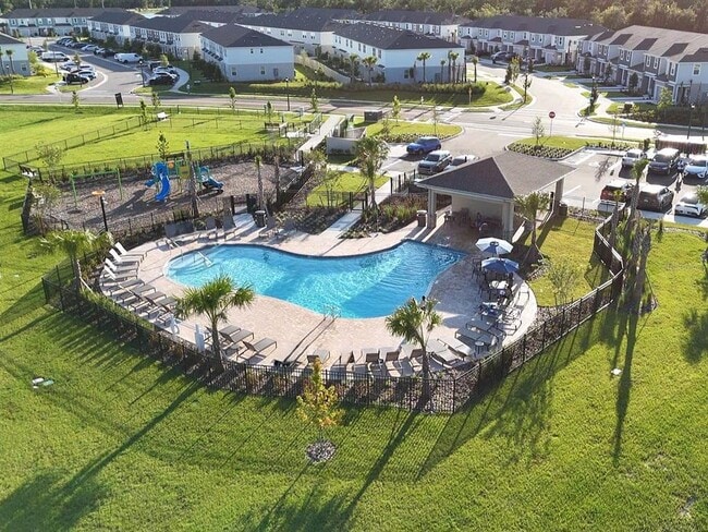 Building Photo - 3094 Skyline Lp