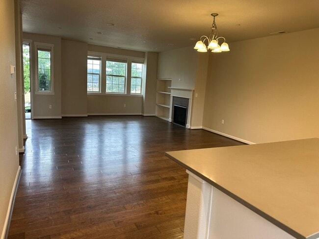 Building Photo - BEAUTIFUL CONTEMPORARY HOME IN BETHANY