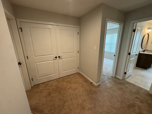 Building Photo - Modern Living on Myrtle Ridge Lane!