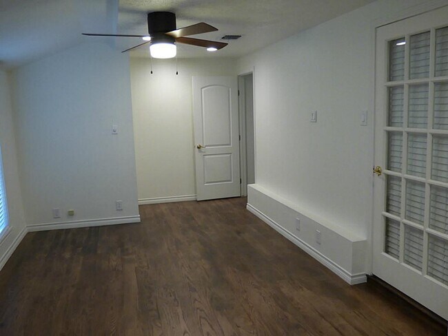 Building Photo - 2301 Dorrington St