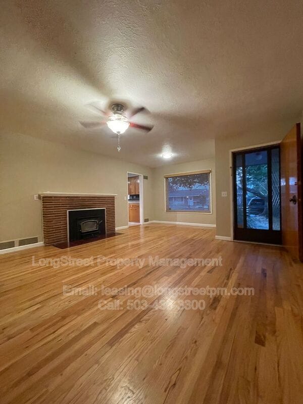 Building Photo - 1630 SW 15th Ave