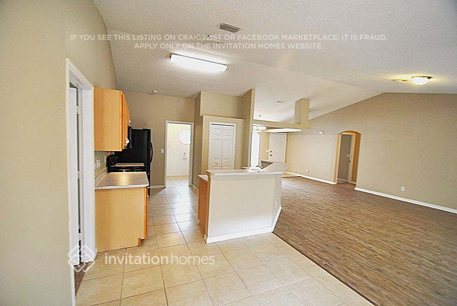 Building Photo - 718 Starland St SE