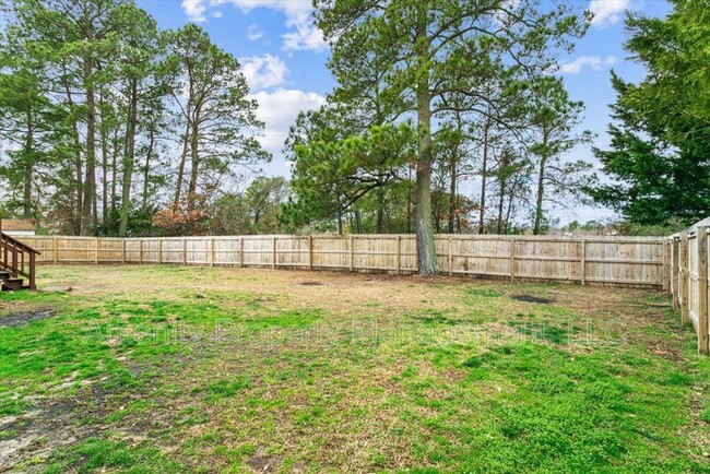 Building Photo - 141 Pine Creek Dr
