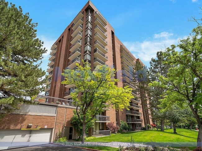 Building Photo - NEWLY REMODELED FLOORING!! Salt Lake City - Heart of Downtown - 2BD - 2BTH - 1GAR PARKING