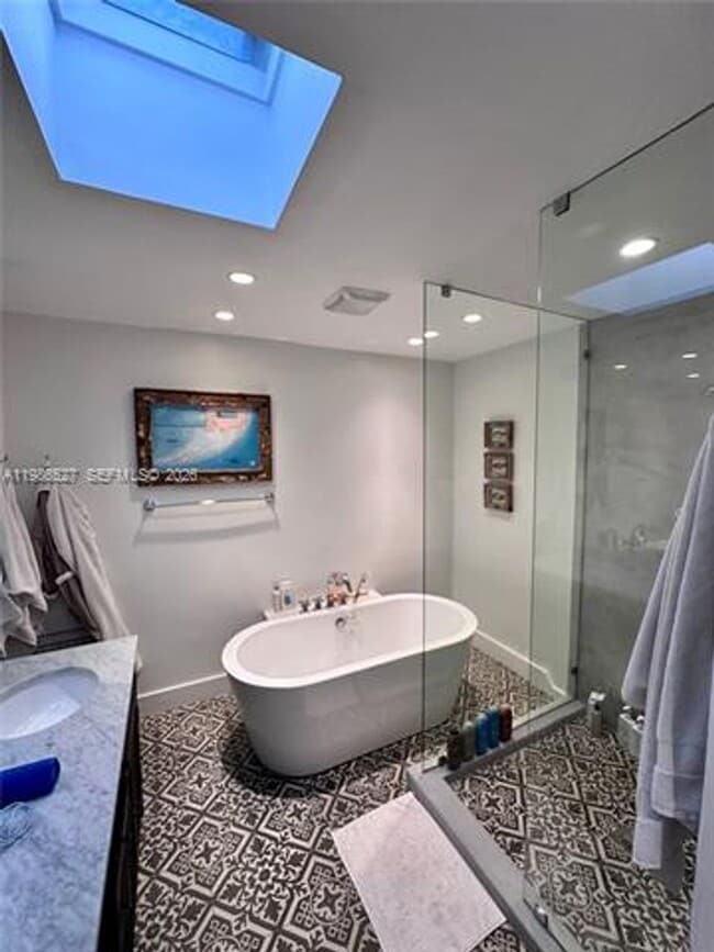 Building Photo - 166 Harbor Dr