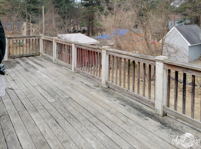 Building Photo - 13 Hemlock Rd