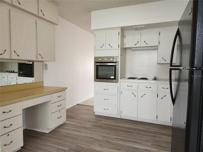 Building Photo - 2456 Ecuadorian Way