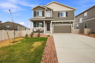 Building Photo - Beautiful 2025-Built 5 Bedroom Home with Finished Walk-Out Basement