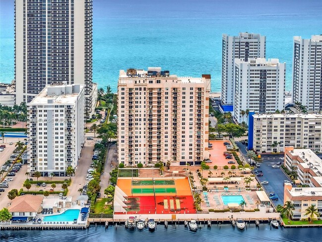 Building Photo - 1865 S Ocean Dr