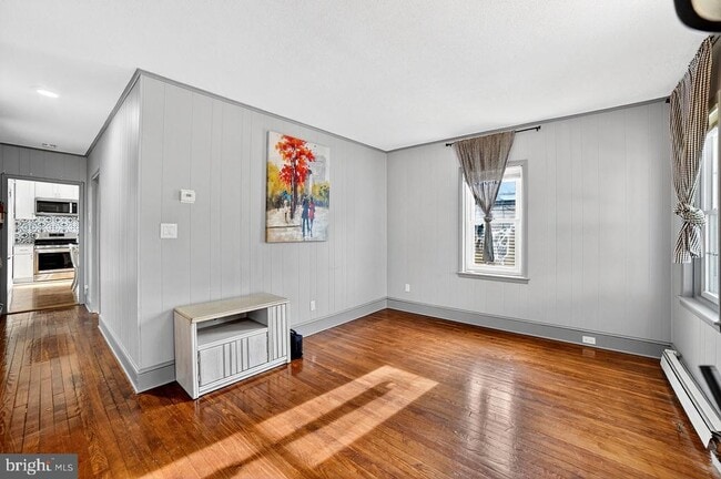 Building Photo - 18 Myrtle Ave