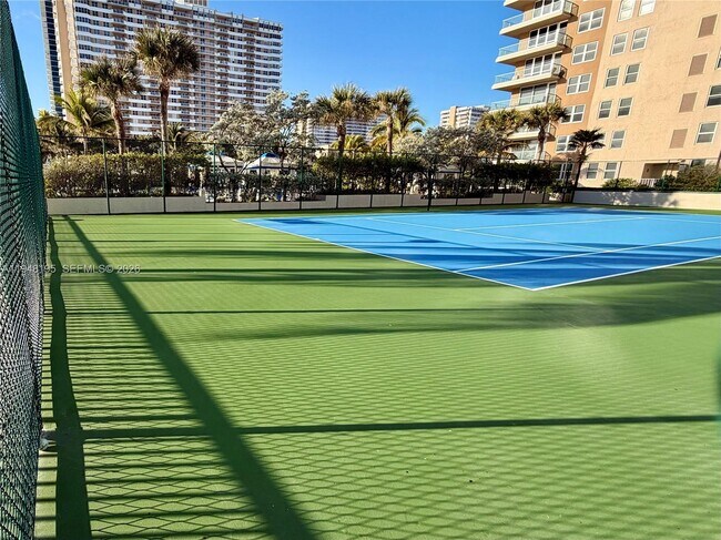 Building Photo - 1920 S Ocean Dr