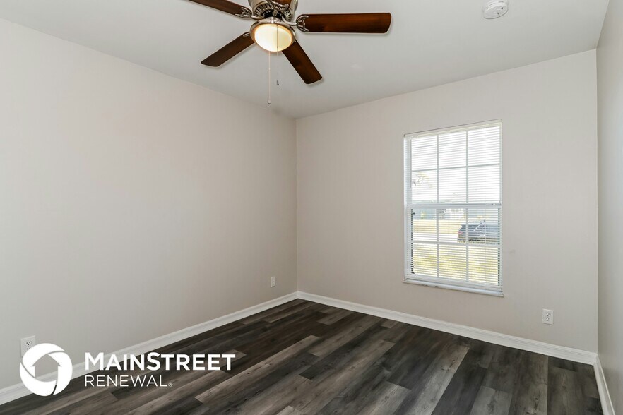 Building Photo - 2428 NE 1st Ave