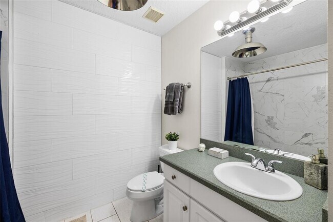 Building Photo - 304 N Matanzas Ave