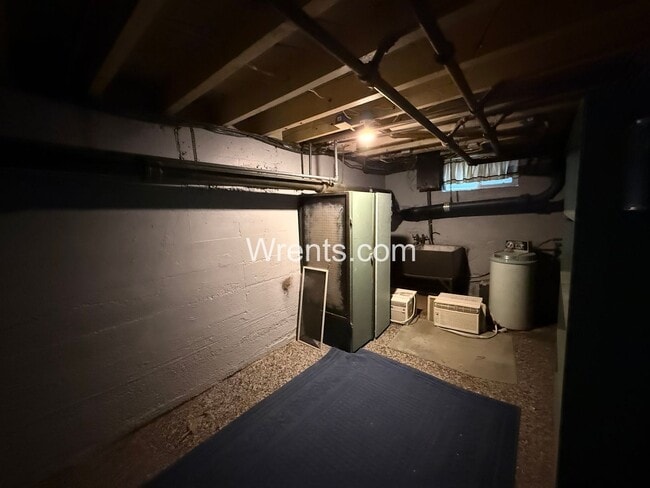 Building Photo - Beautiful 3 bed 2 bath updated home! Half off first months rent!