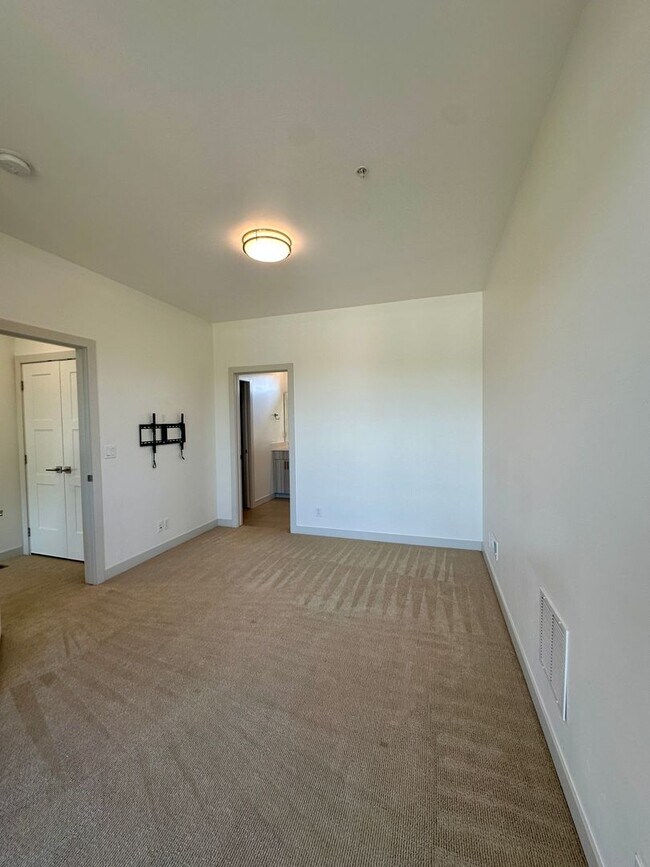 Building Photo - 4757 Kona Dr