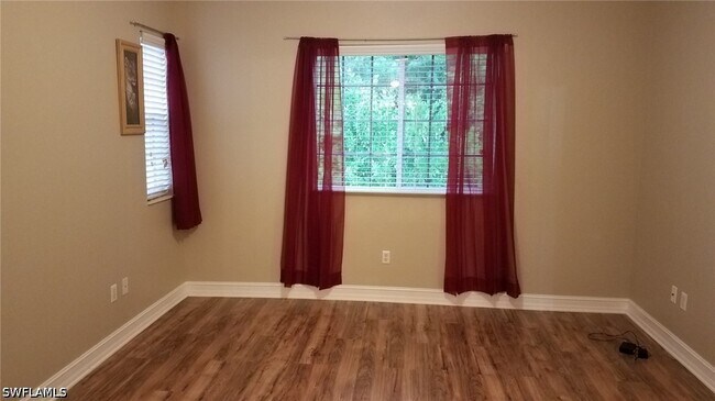 Building Photo - 670 Luisa Ln
