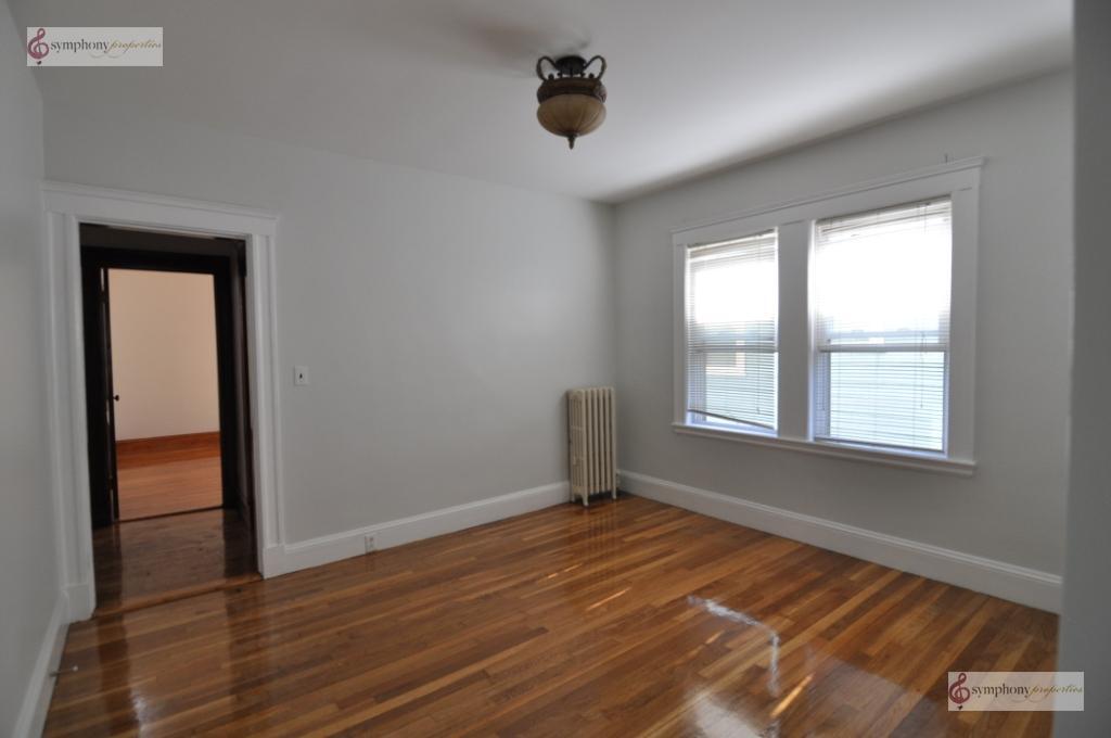 Building Photo - 202 Calumet St