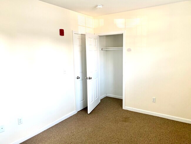 Building Photo - 361 Hildreth St