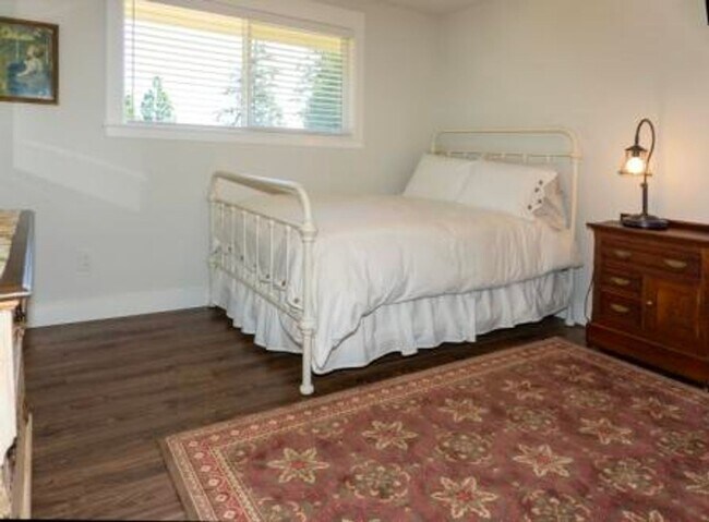 Building Photo - 3 bedroom, 2 bath with double car attached garage, newly remodeled.