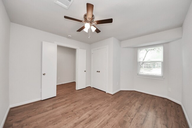 Building Photo - 6034 John Dreaper Dr