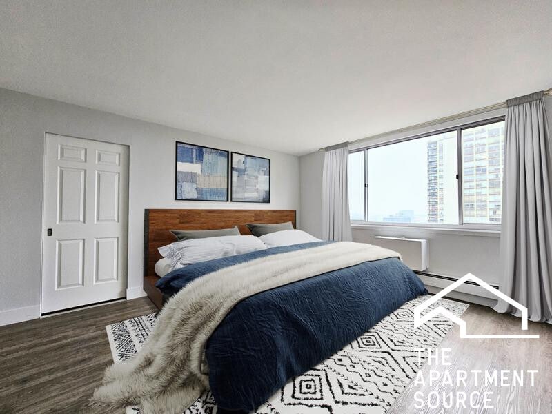 Building Photo - 1337 N Dearborn St