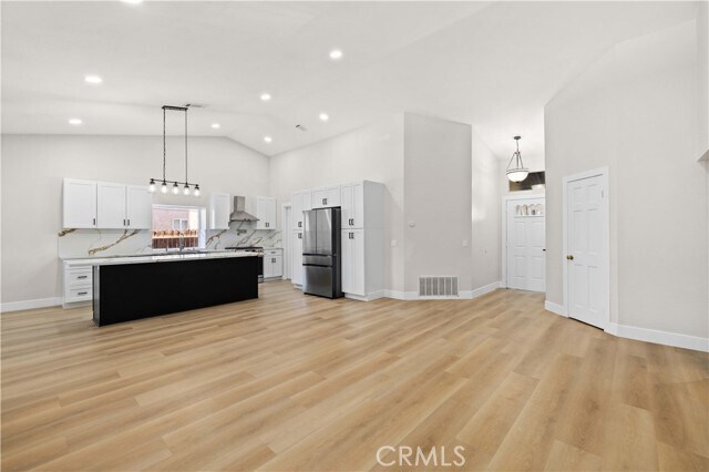 Building Photo - 1008 E Avenue J7