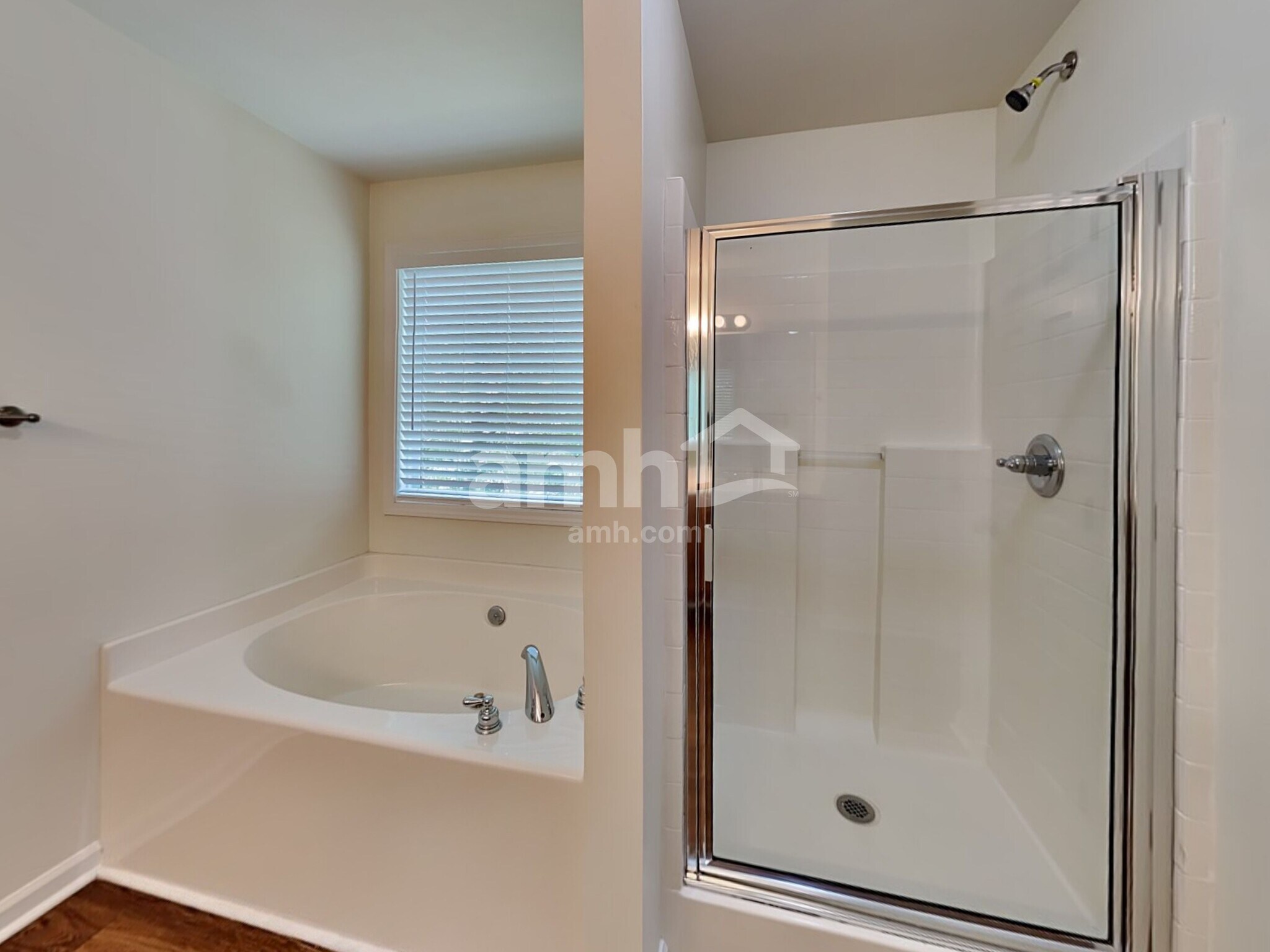 Building Photo - 6250 Mulberry Park Dr