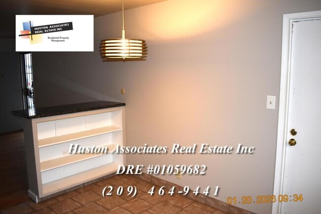 Building Photo - 7120 Inglewood Ave